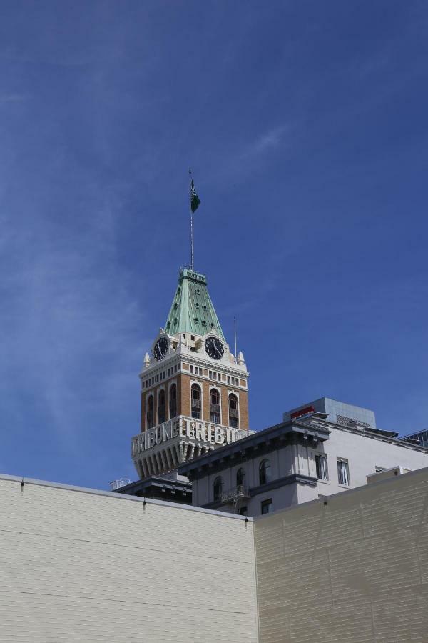 Trending Inn Oakland Exterior photo